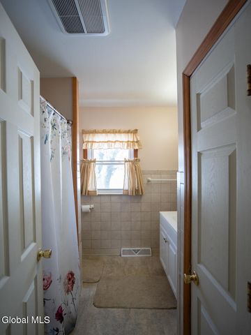 16 Royal Road, Stockport, NY 12173