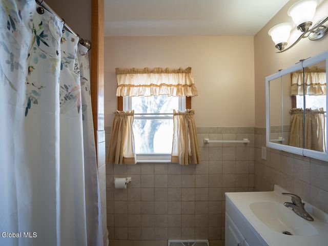 16 Royal Road, Stockport, NY 12173