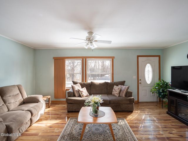 16 Royal Road, Stockport, NY 12173