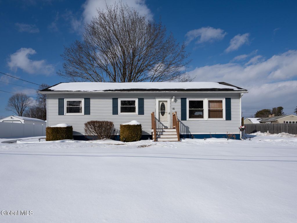 16 Royal Road, Stockport, NY 12173