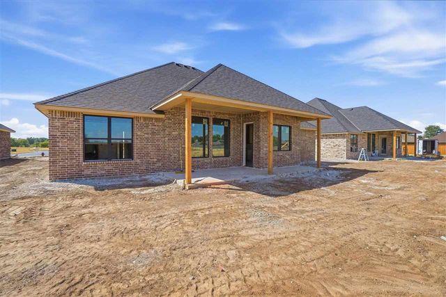 3806 NE Fieldcrest, Lawton, OK 73507