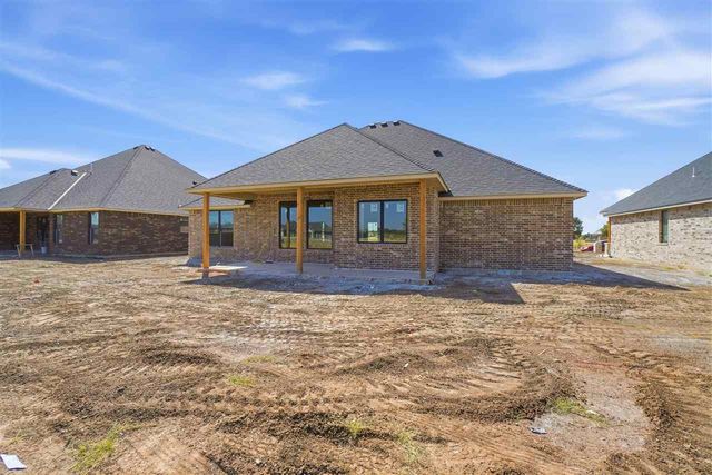 3806 NE Fieldcrest, Lawton, OK 73507