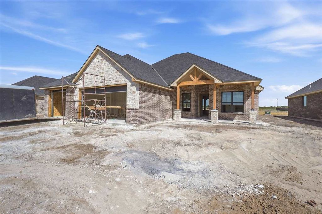 3806 NE Fieldcrest, Lawton, OK 73507