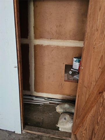 18 S Pin Oak Drive, Texas City, TX 77591