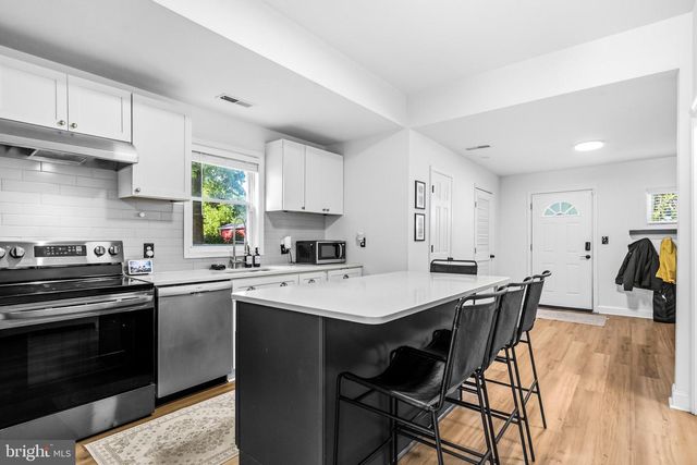 3009 8TH ST SE, Washington, DC 20032