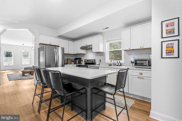 3009 8TH ST SE, Washington, DC 20032