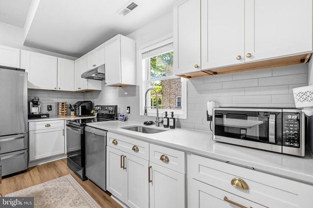 3009 8TH ST SE, Washington, DC 20032