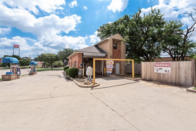 1704 Teasley Lane, Denton, TX 76205