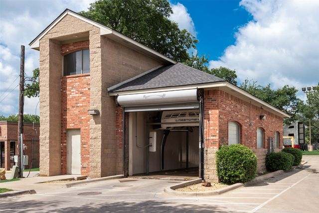 1704 Teasley Lane, Denton, TX 76205