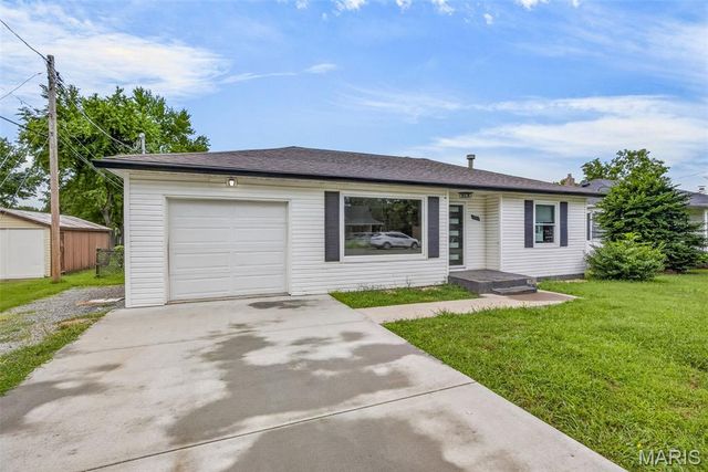 1206 N Washington Street, Farmington, MO 63640