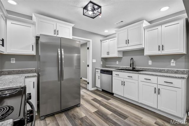 1206 N Washington Street, Farmington, MO 63640