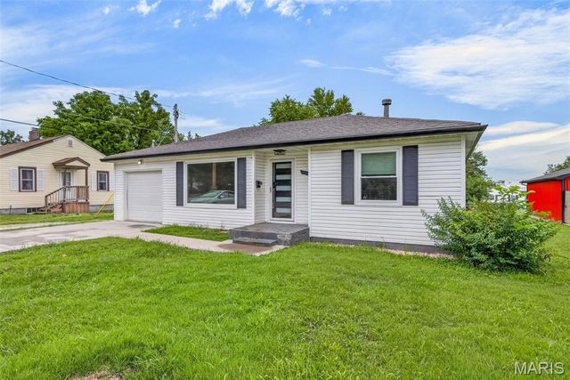 1206 N Washington Street, Farmington, MO 63640