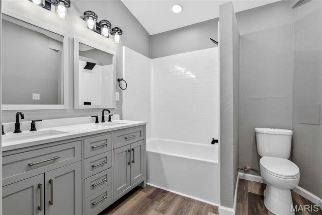 1206 N Washington Street, Farmington, MO 63640