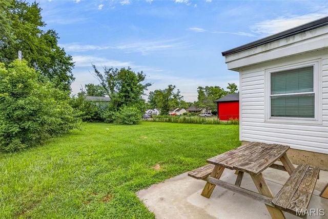 1206 N Washington Street, Farmington, MO 63640