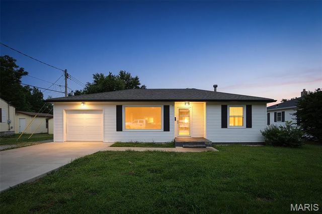 1206 N Washington Street, Farmington, MO 63640