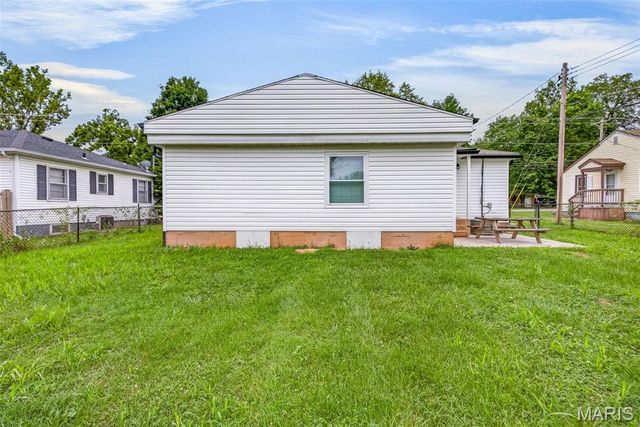 1206 N Washington Street, Farmington, MO 63640