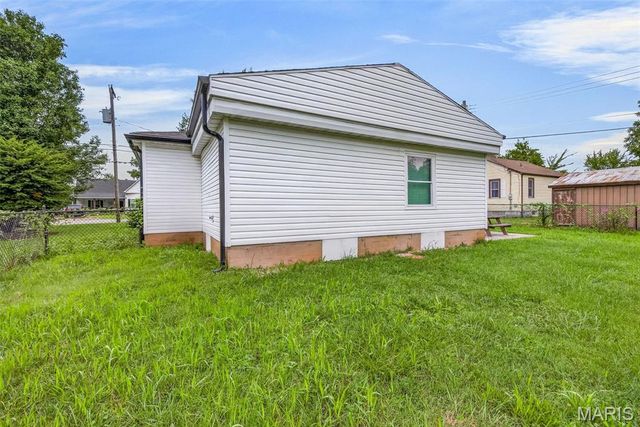 1206 N Washington Street, Farmington, MO 63640