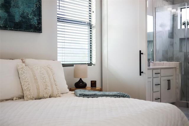 1208 Walnut Ave 2, Austin, TX 78702