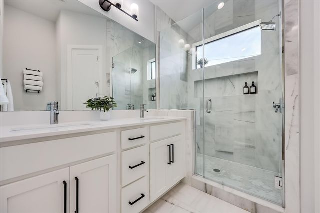 1208 Walnut Ave 2, Austin, TX 78702