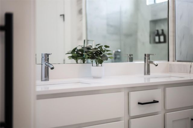 1208 Walnut Ave 2, Austin, TX 78702