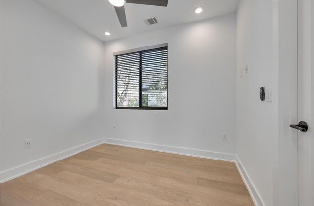 1208 Walnut Ave 2, Austin, TX 78702