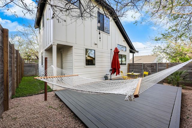 1208 Walnut Ave 2, Austin, TX 78702