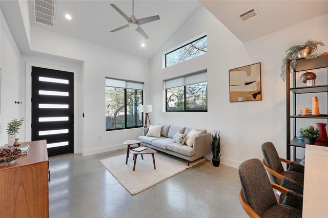 1208 Walnut Ave 2, Austin, TX 78702