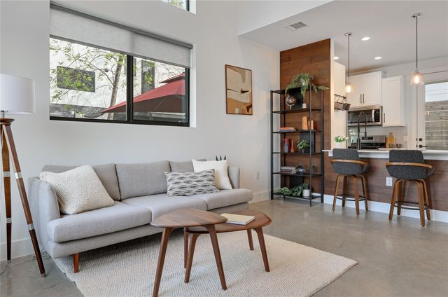 1208 Walnut Ave 2, Austin, TX 78702