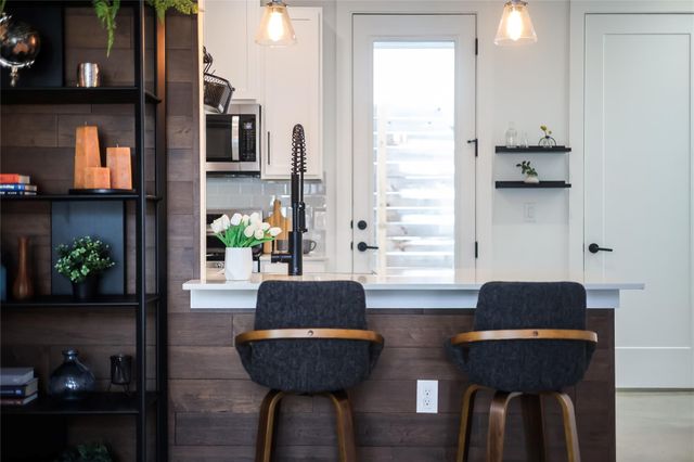 1208 Walnut Ave 2, Austin, TX 78702