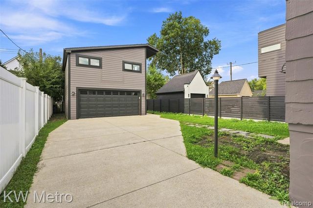 1427 Humphrey Avenue, Birmingham, MI 48009