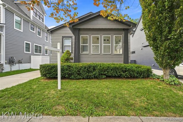 1427 Humphrey Avenue, Birmingham, MI 48009