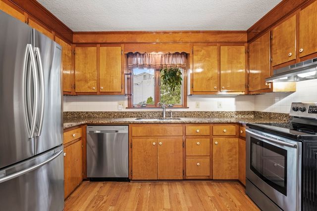 10 Beechwood Drive, Rutland, MA 01543