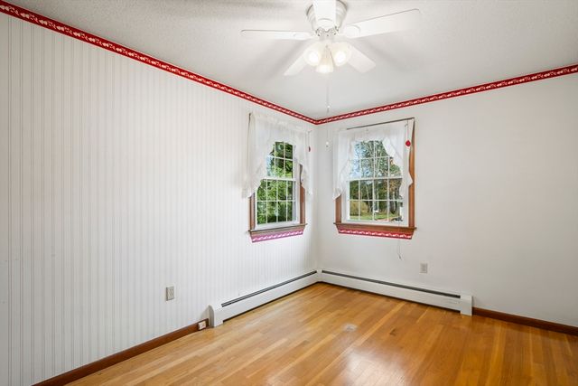 10 Beechwood Drive, Rutland, MA 01543