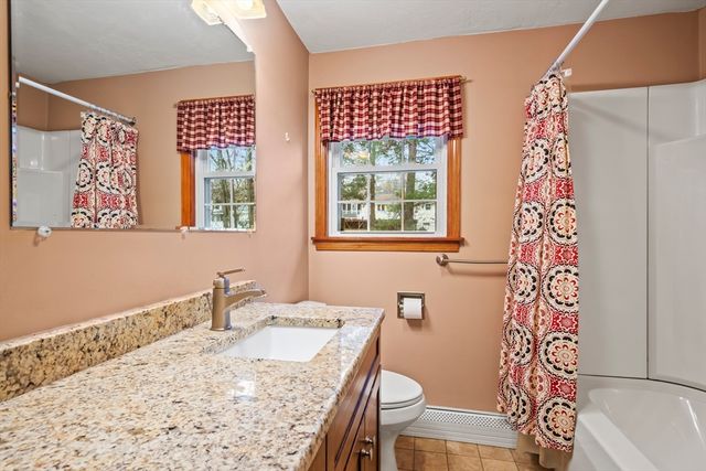 10 Beechwood Drive, Rutland, MA 01543