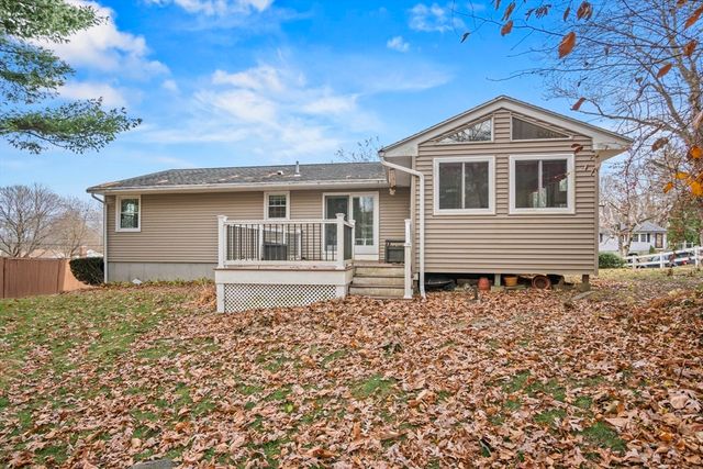 10 Beechwood Drive, Rutland, MA 01543