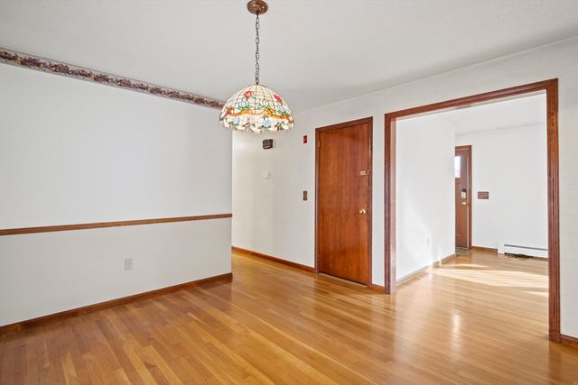 10 Beechwood Drive, Rutland, MA 01543