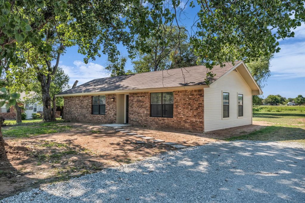 228 Windy Acres, Woodway, TX 76712