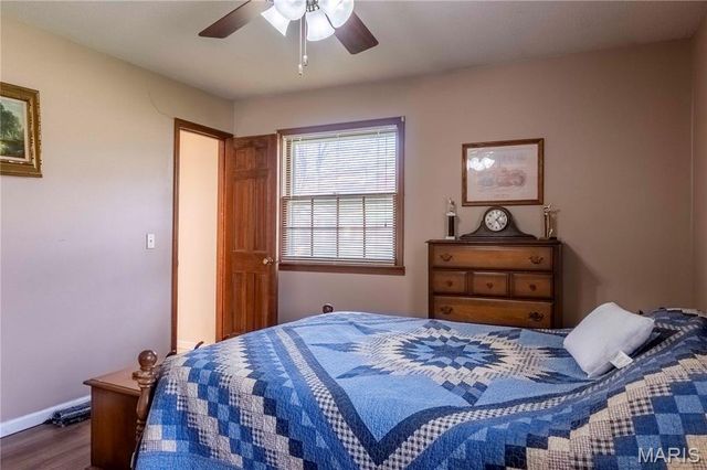 30 Satellite Drive, Hannibal, MO 63401