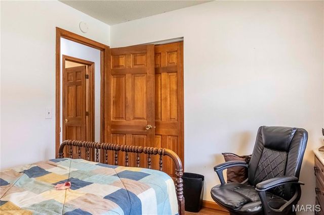 30 Satellite Drive, Hannibal, MO 63401