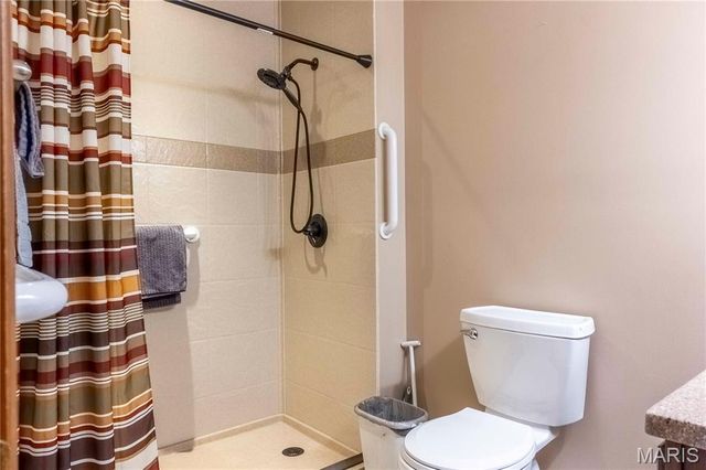 30 Satellite Drive, Hannibal, MO 63401