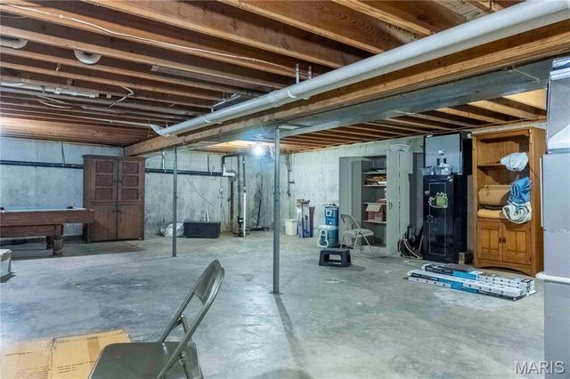 30 Satellite Drive, Hannibal, MO 63401