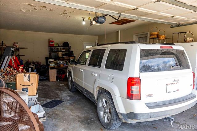 30 Satellite Drive, Hannibal, MO 63401