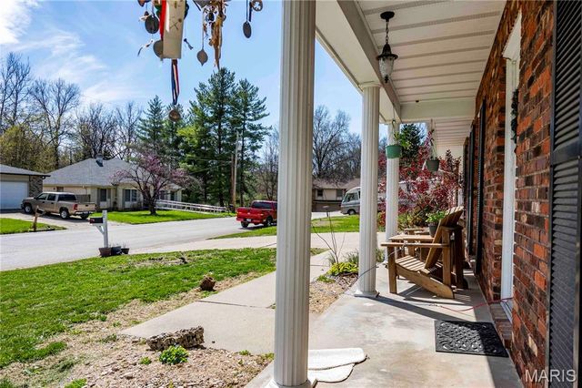 30 Satellite Drive, Hannibal, MO 63401