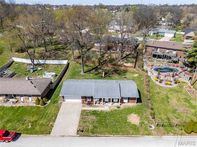 30 Satellite Drive, Hannibal, MO 63401