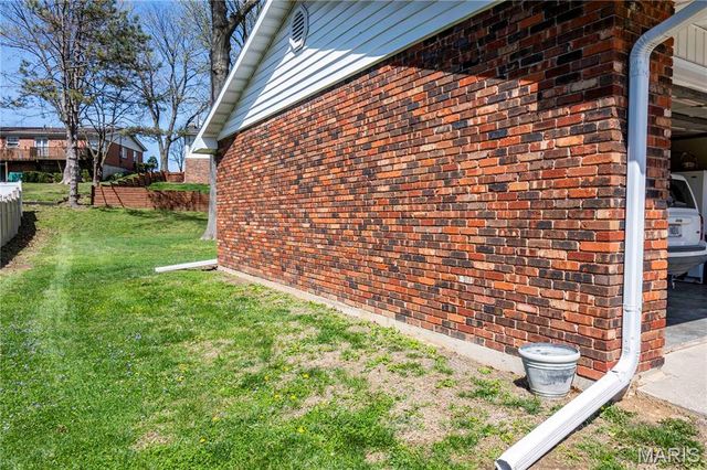 30 Satellite Drive, Hannibal, MO 63401