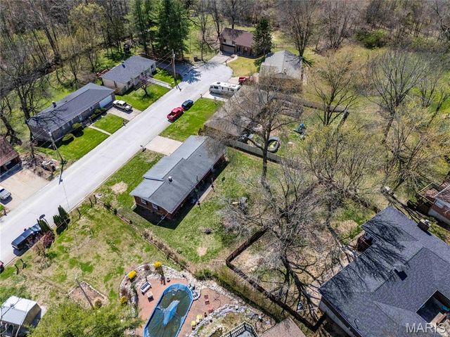 30 Satellite Drive, Hannibal, MO 63401