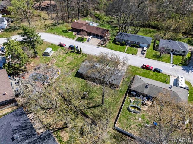 30 Satellite Drive, Hannibal, MO 63401