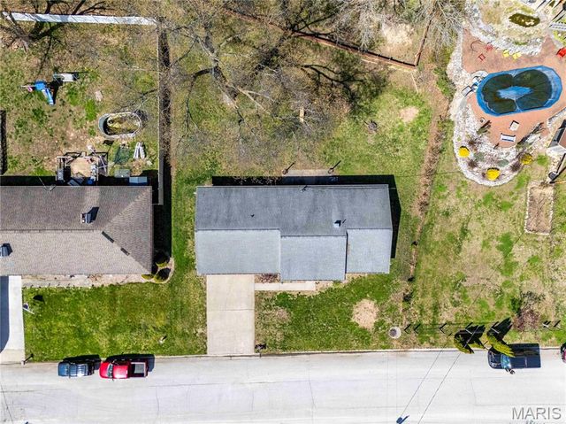 30 Satellite Drive, Hannibal, MO 63401
