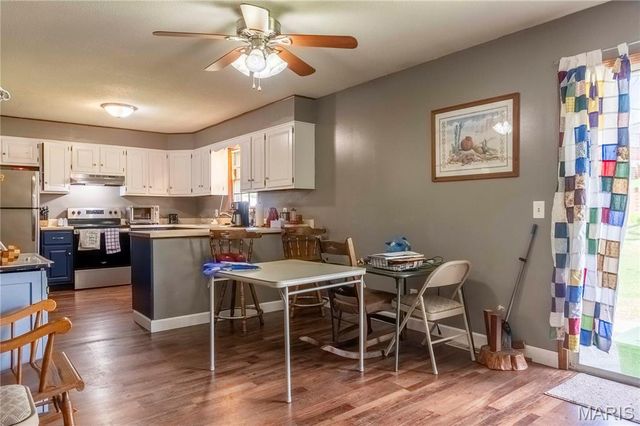 30 Satellite Drive, Hannibal, MO 63401