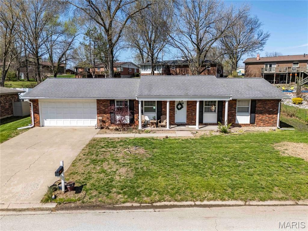 30 Satellite Drive, Hannibal, MO 63401